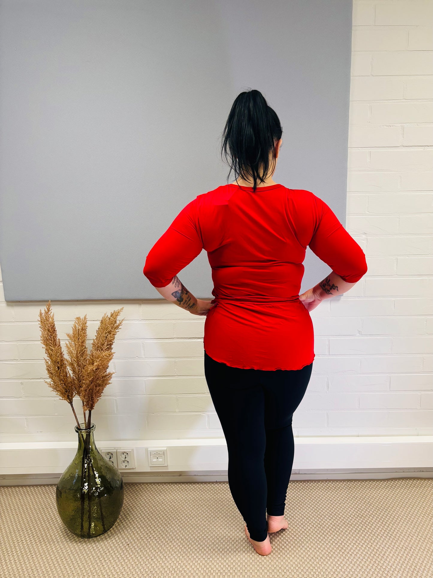 Paitamekko Johanna – punainen