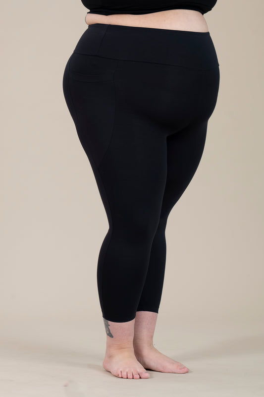 SUPLEX® Flow korkeavyötäröiset taskulliset capri leggingsit - grafiitin musta