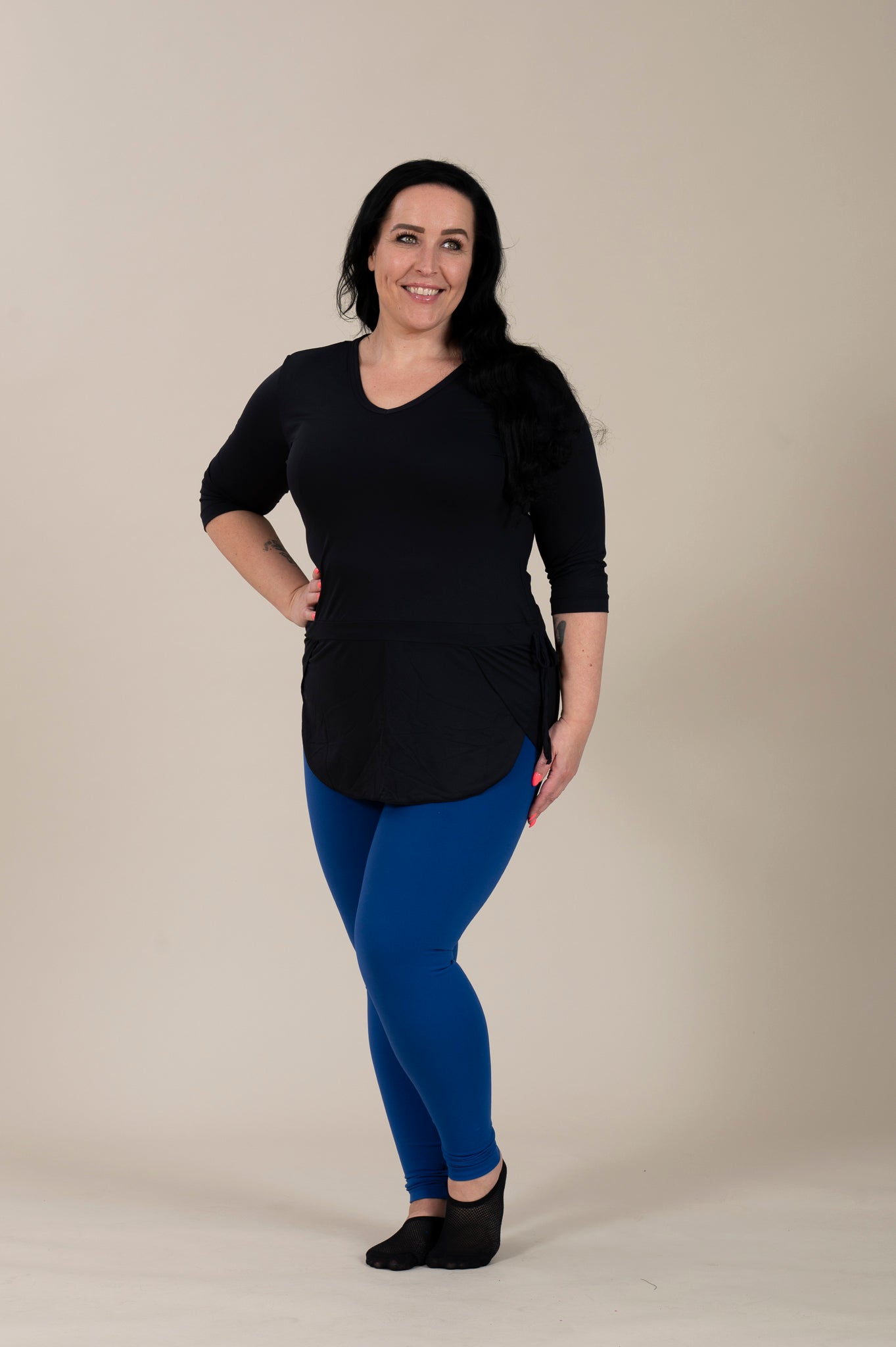 Paitamekko Johanna - musta