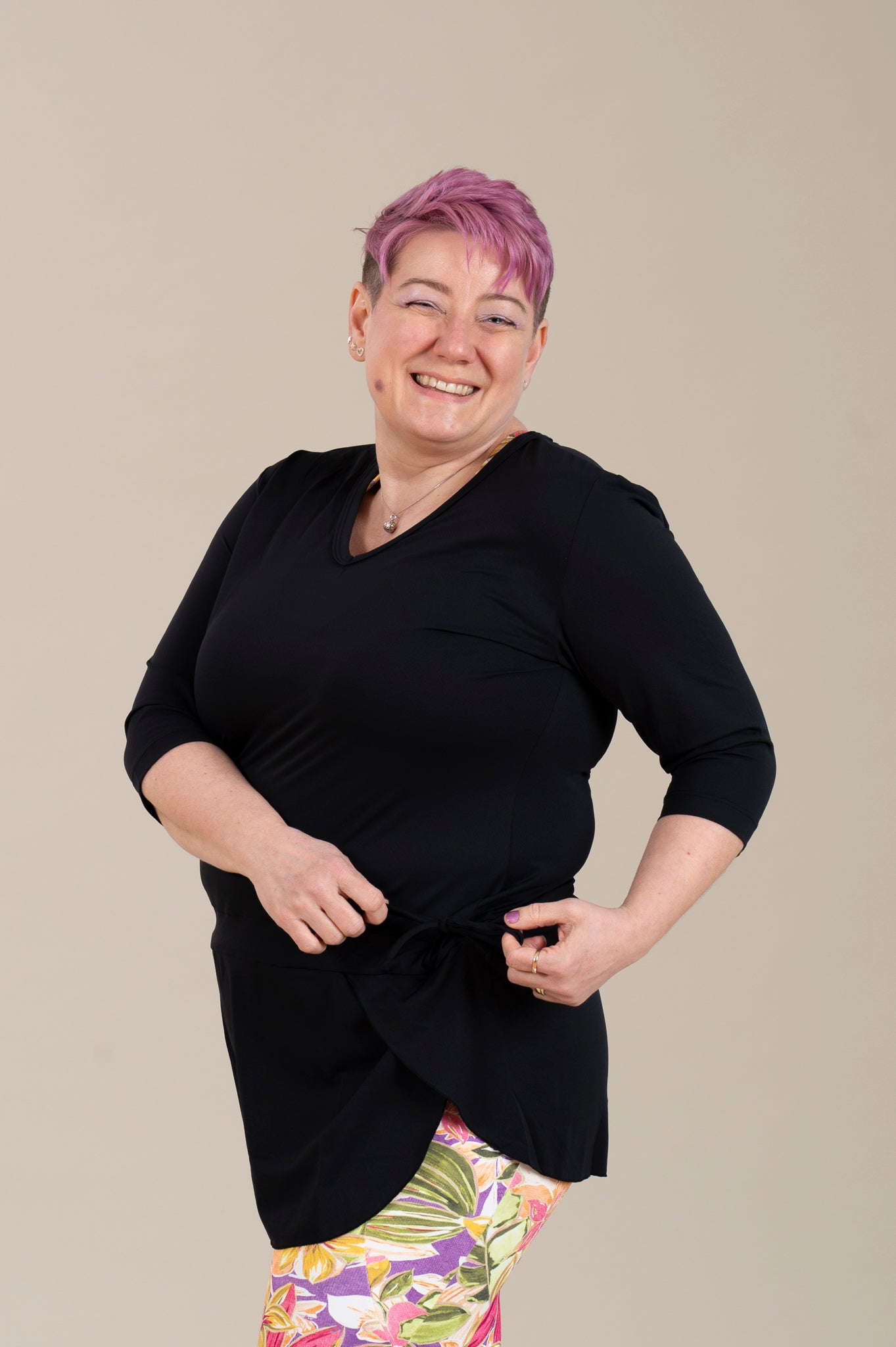 Paitamekko Johanna - musta