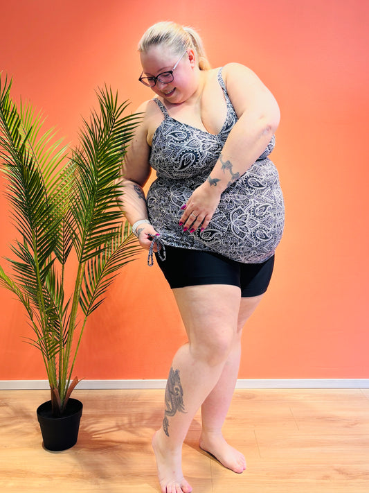 Tyylikäs BomBom uimapuku plus size naisille kesään