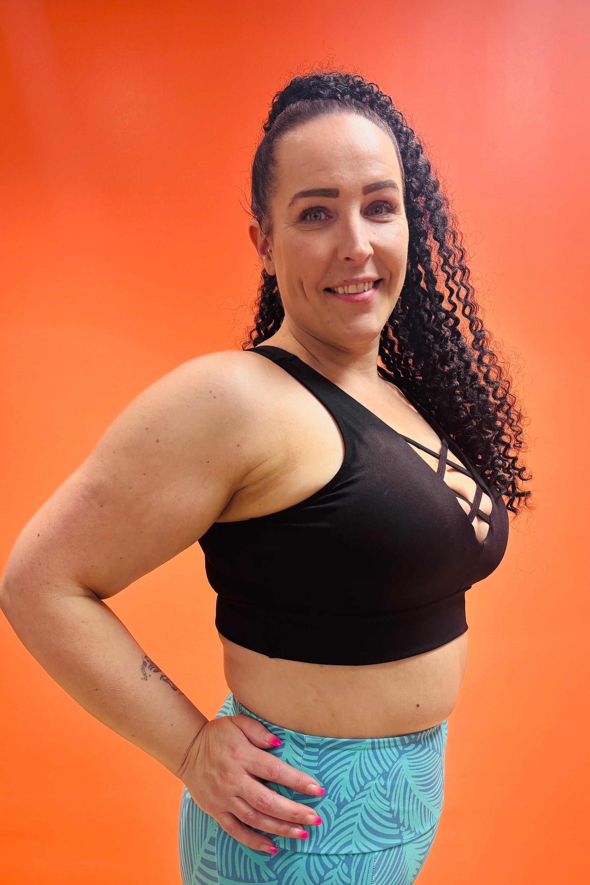 BomBom treenitoppi plus size naisille, koot 36–56