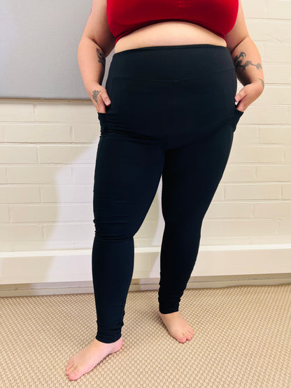 SUPLEX® Original korkeavyötäröiset taskulliset leggingsit - musta